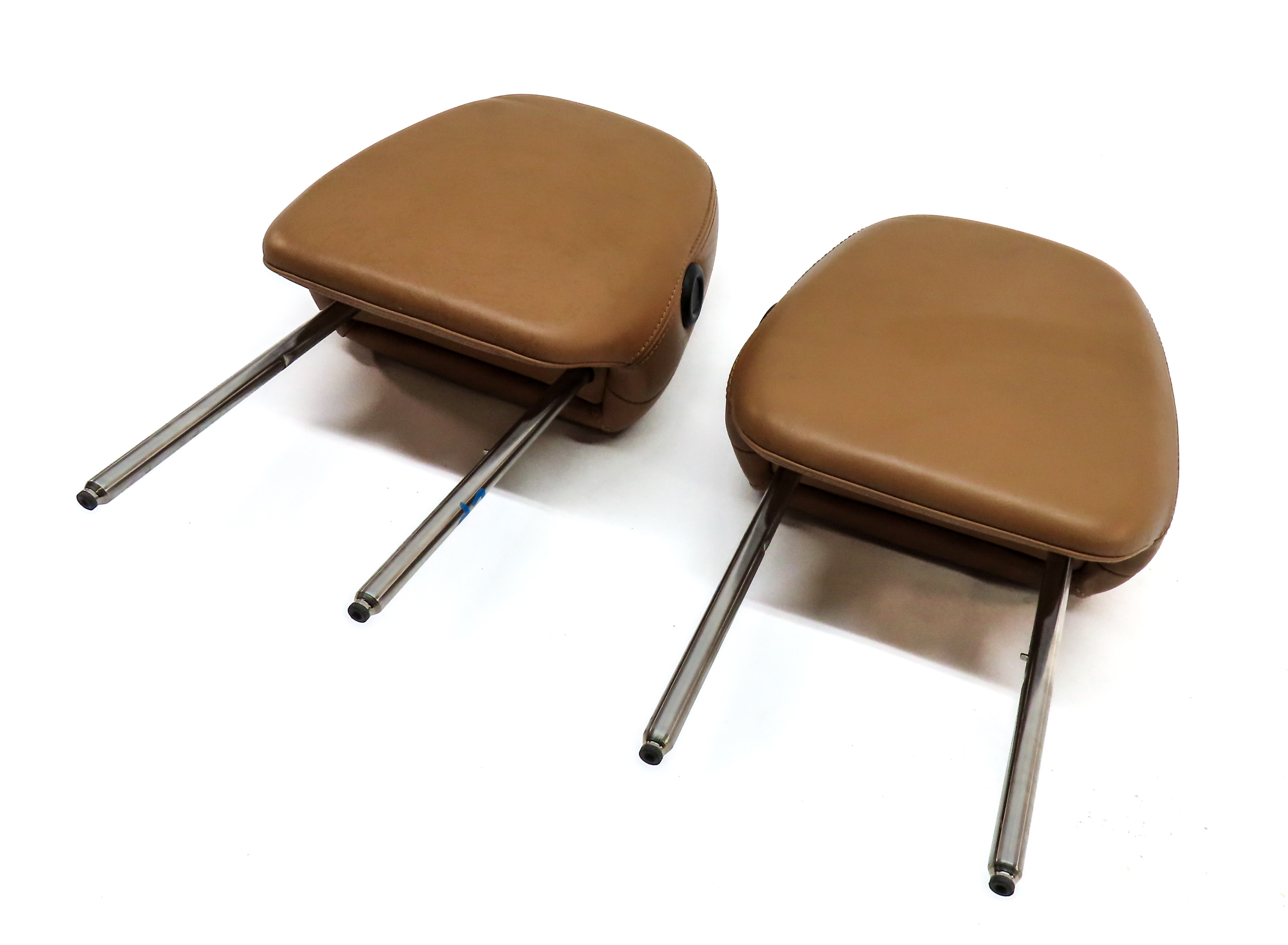 11-18 PORSCHE CAYENNE (958) FRONT LEFT & RIGHT SEAT HEADREST SET (Cognac Tan) — exact item pictured